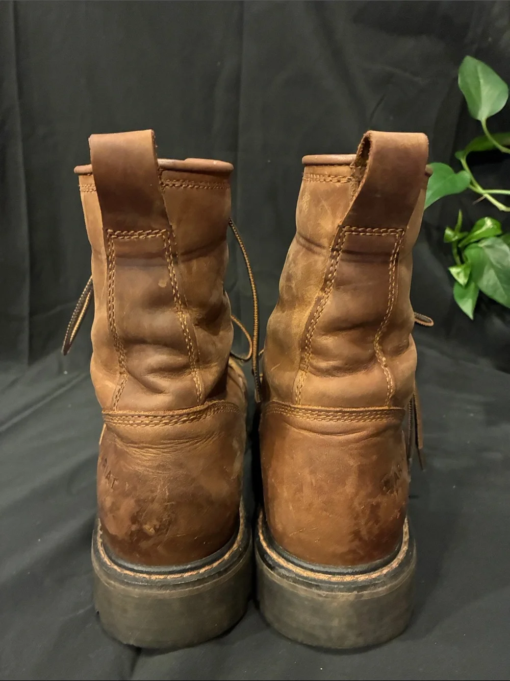 Men's Size 9 Ariat Cascade 8 Brown Lace Up Work Boots - Square Toe (ABBA)